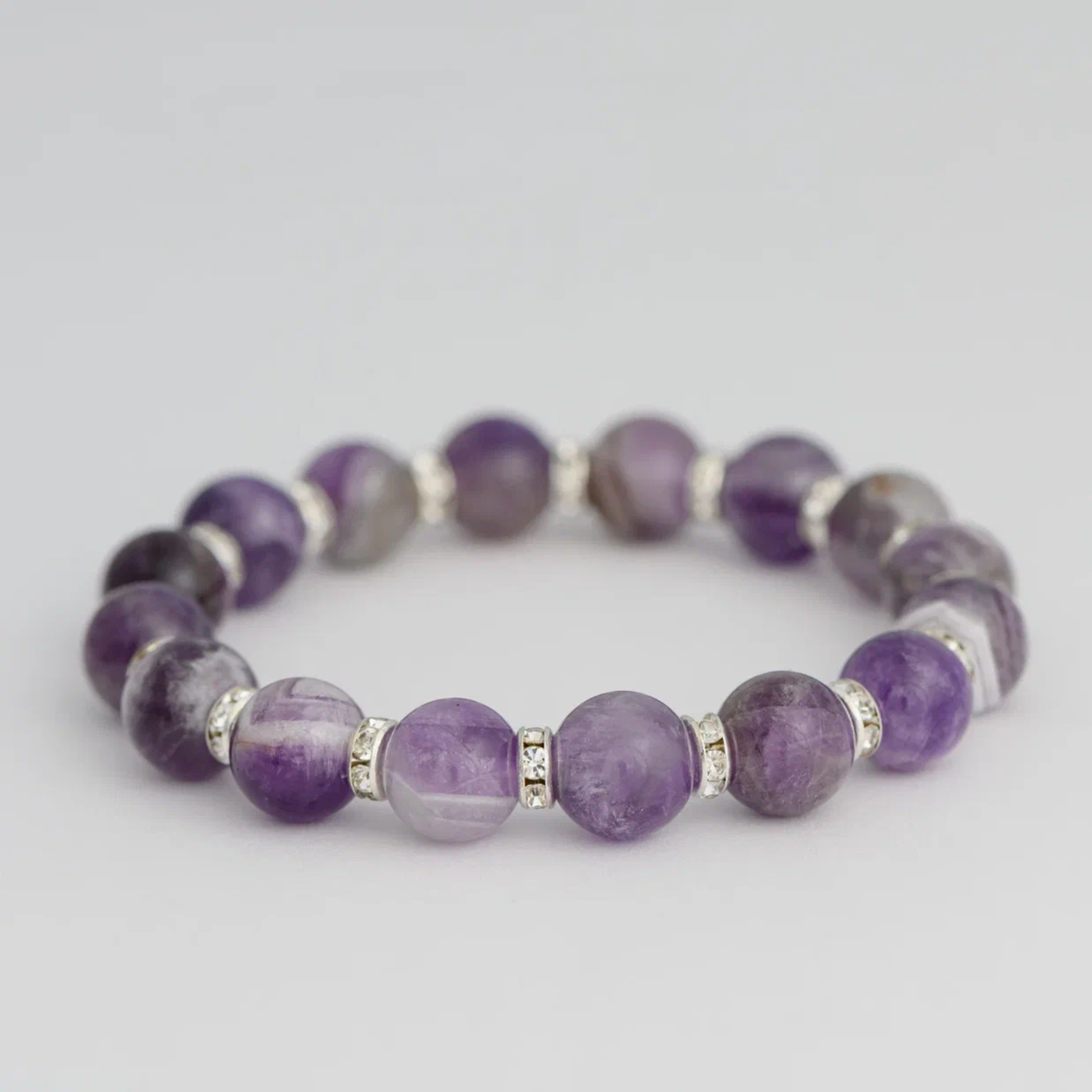 Браслет из натурального шевронного аметиста со стразами, 10 мм — изображение 5