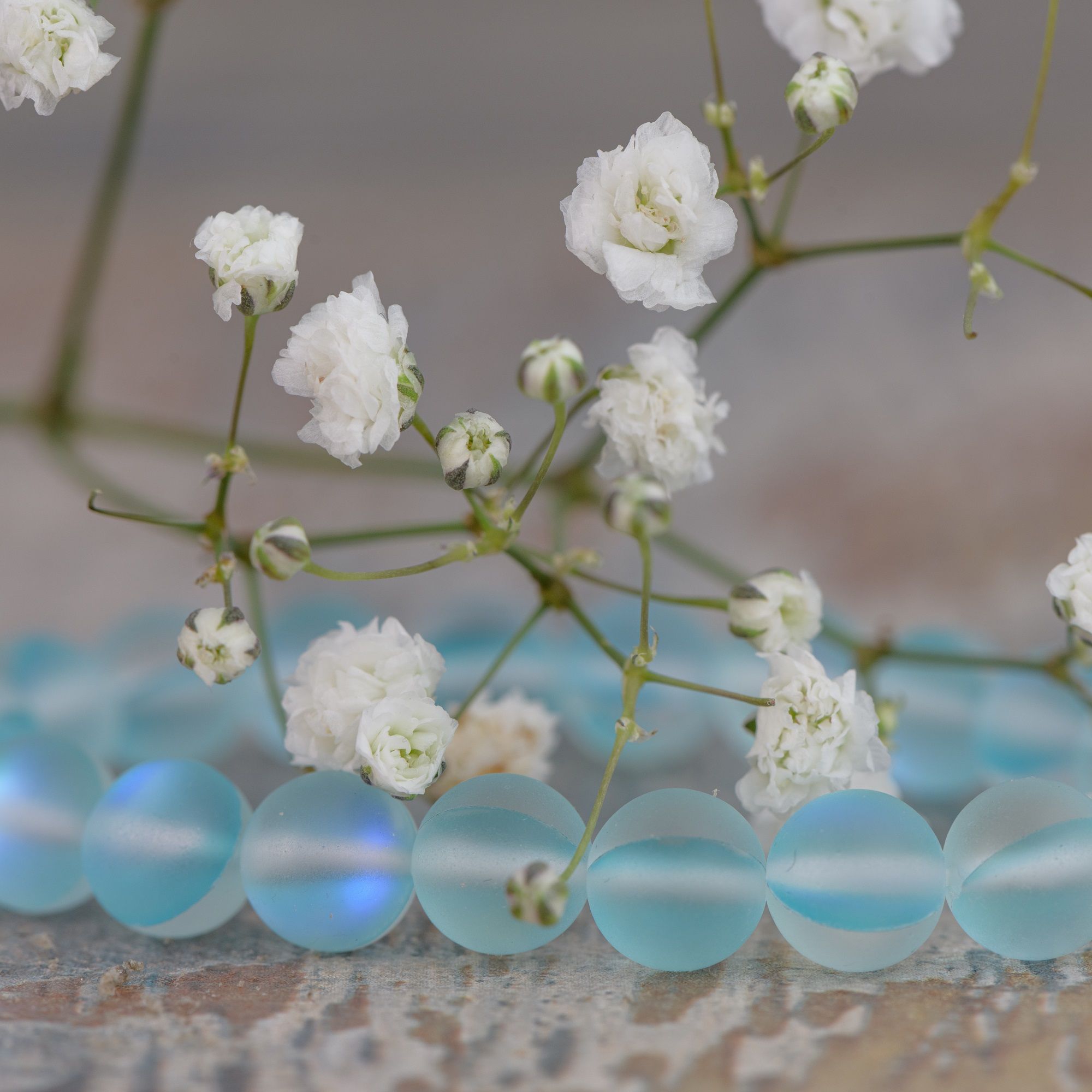 Голубой браслет из опала, матовый 8 мм — изображение 4