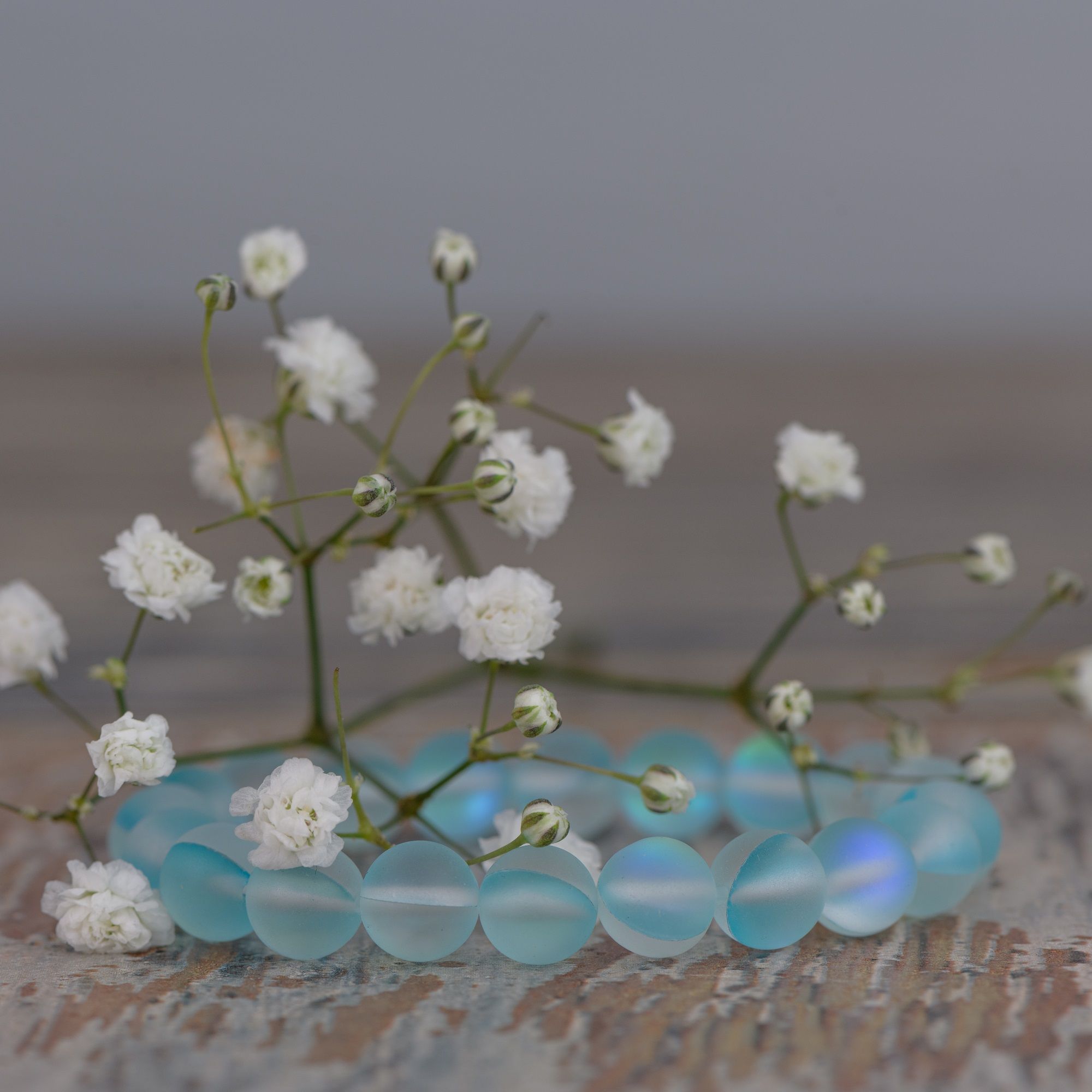 Голубой браслет из опала, матовый 8 мм — изображение 5