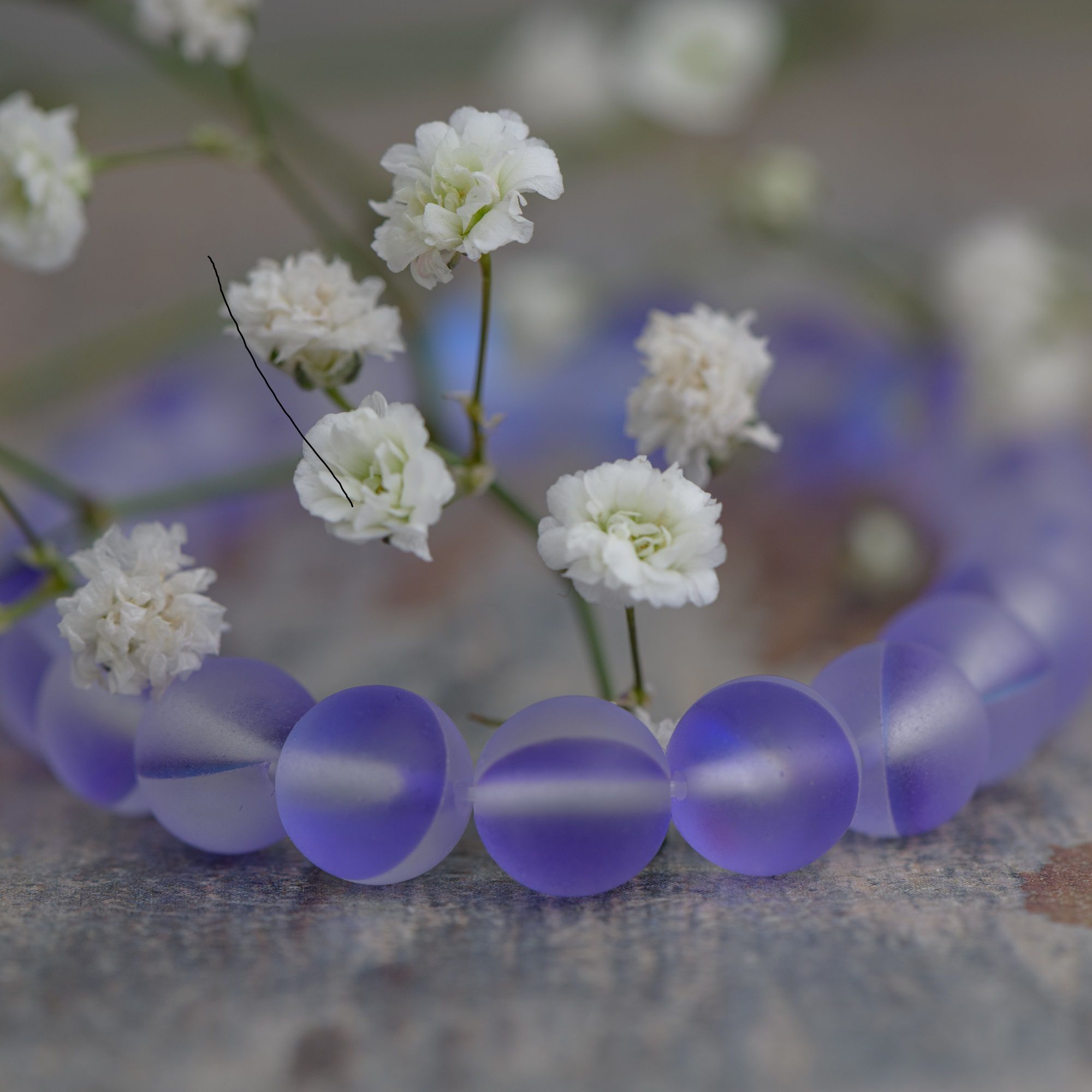 Лиловый браслет из опала, матовый 10 мм — изображение 3